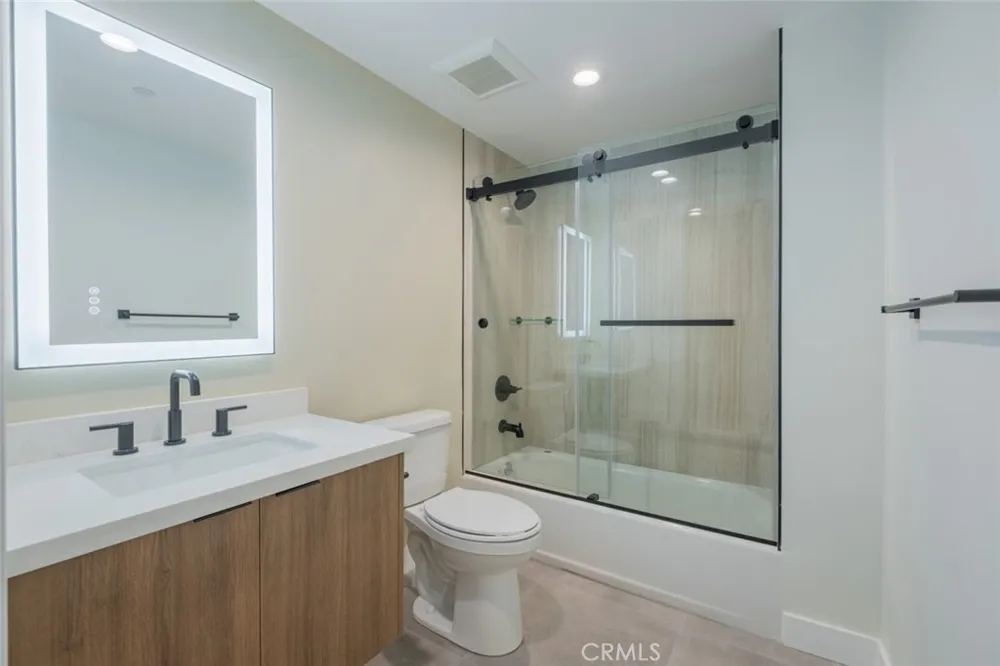 10218 Fernglen #204 Tujunga, CA 91042