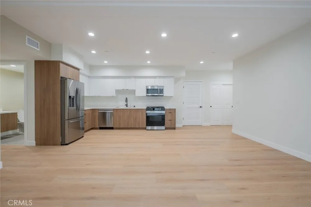 10218 Fernglen #204 Tujunga, CA 91042