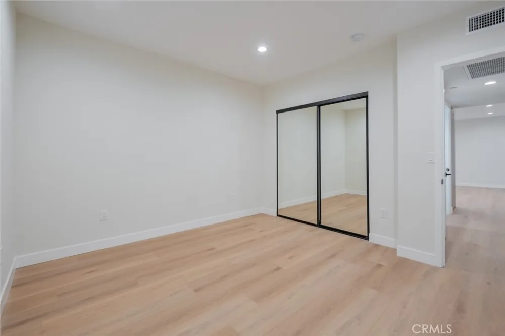 10218 Fernglen #204 Tujunga, CA 91042