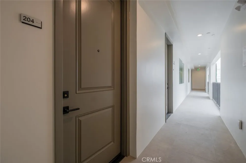 10218 Fernglen #204 Tujunga, CA 91042