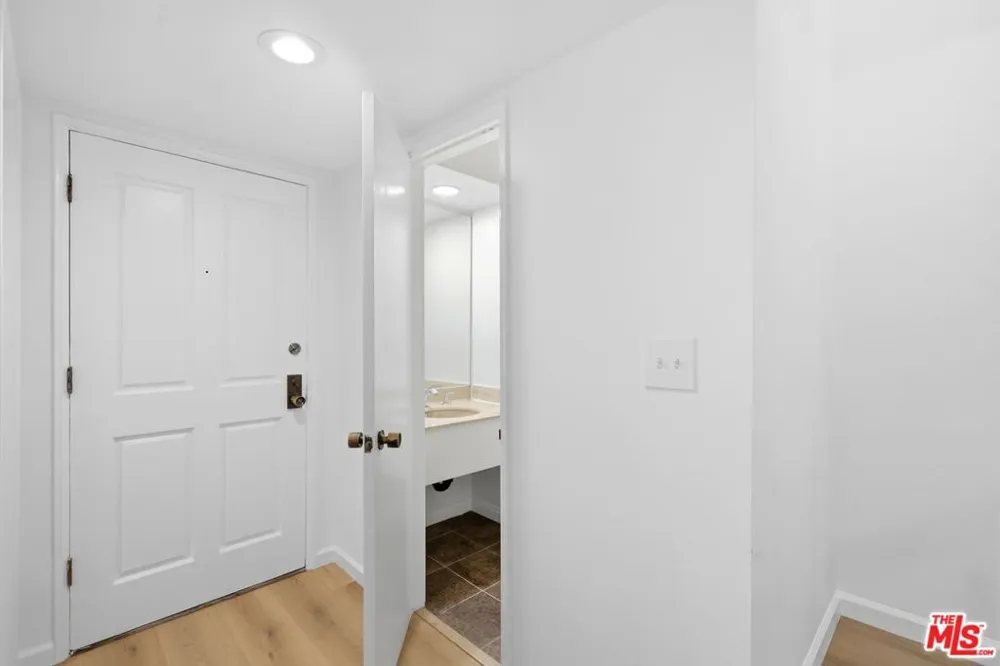 1423 S Bentley Avenue #B Los Angeles, CA 90025