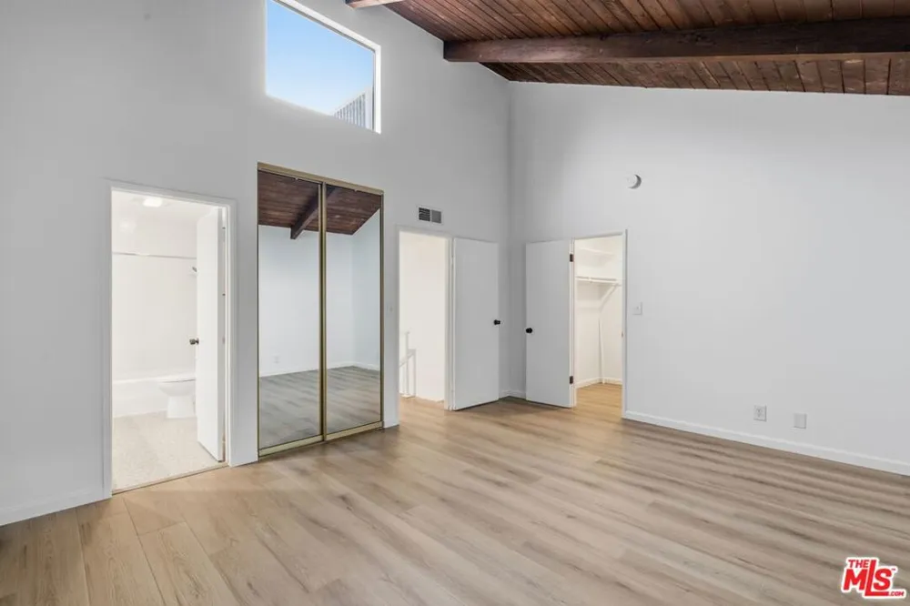 1423 S Bentley Avenue #B Los Angeles, CA 90025