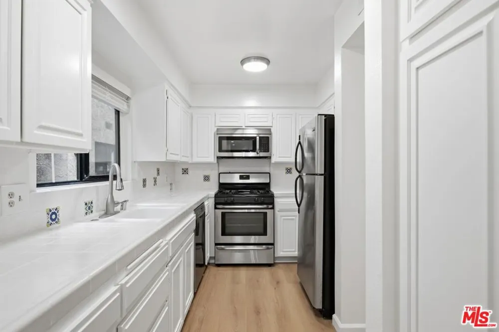1423 S Bentley Avenue #B Los Angeles, CA 90025