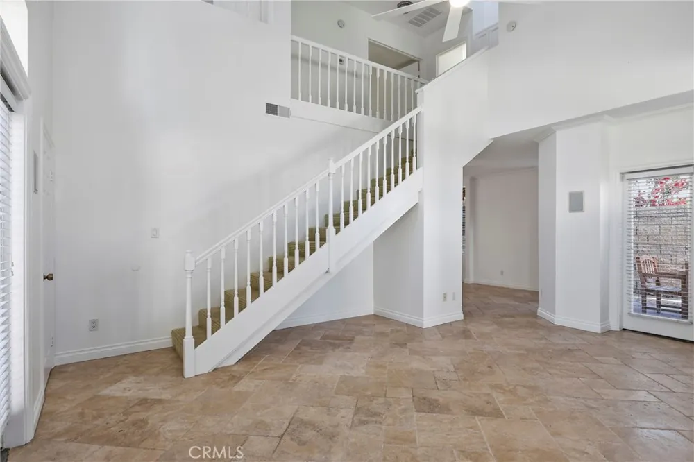 2575 Elden Avenue #3 Costa Mesa, CA 92627