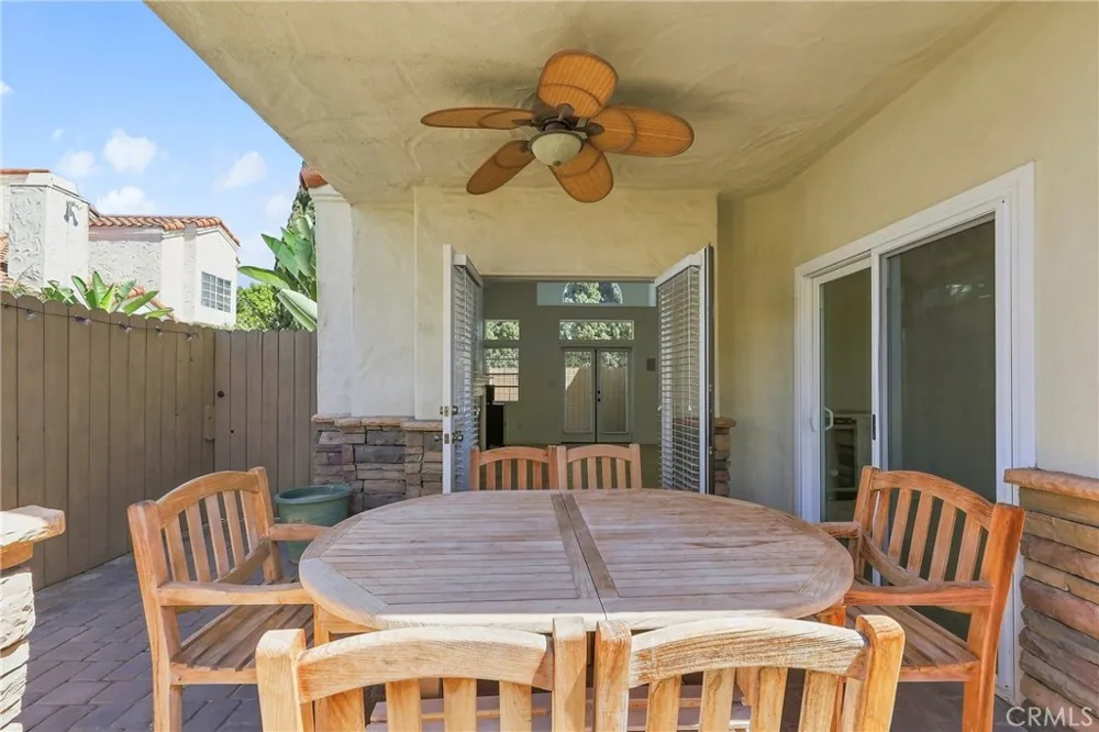 2575 Elden Avenue #3 Costa Mesa, CA 92627