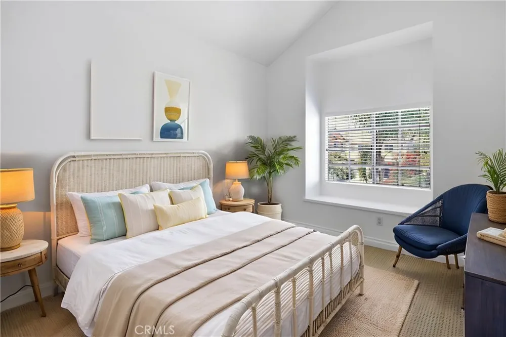 2575 Elden Avenue #3 Costa Mesa, CA 92627