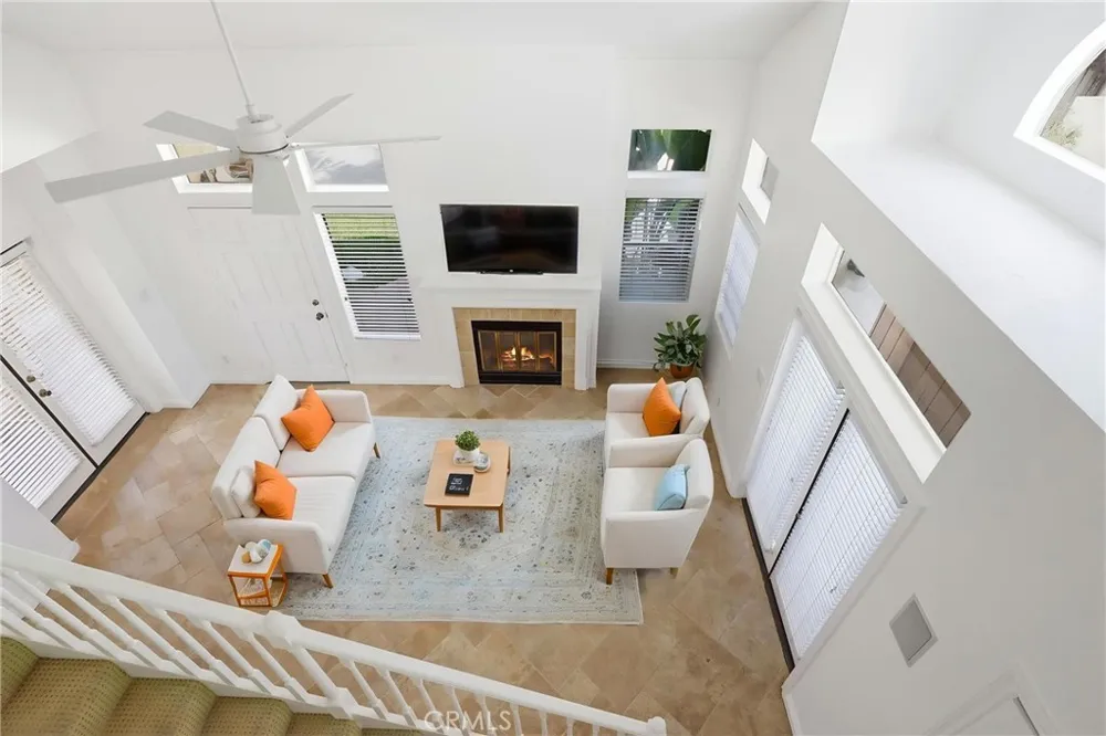 2575 Elden Avenue #3 Costa Mesa, CA 92627