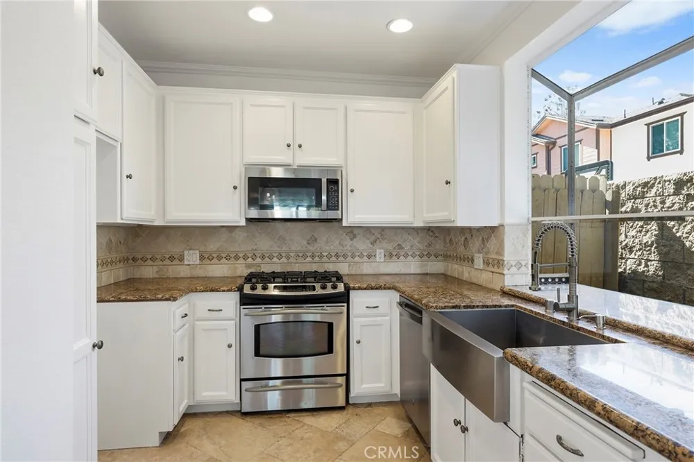 2575 Elden Avenue #3 Costa Mesa, CA 92627
