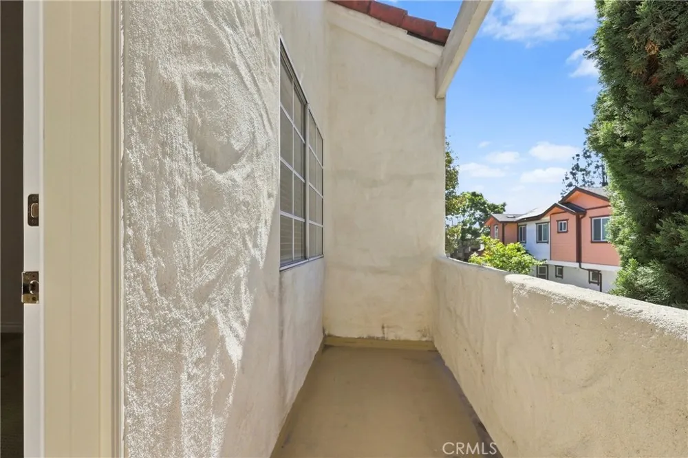 2575 Elden Avenue #3 Costa Mesa, CA 92627