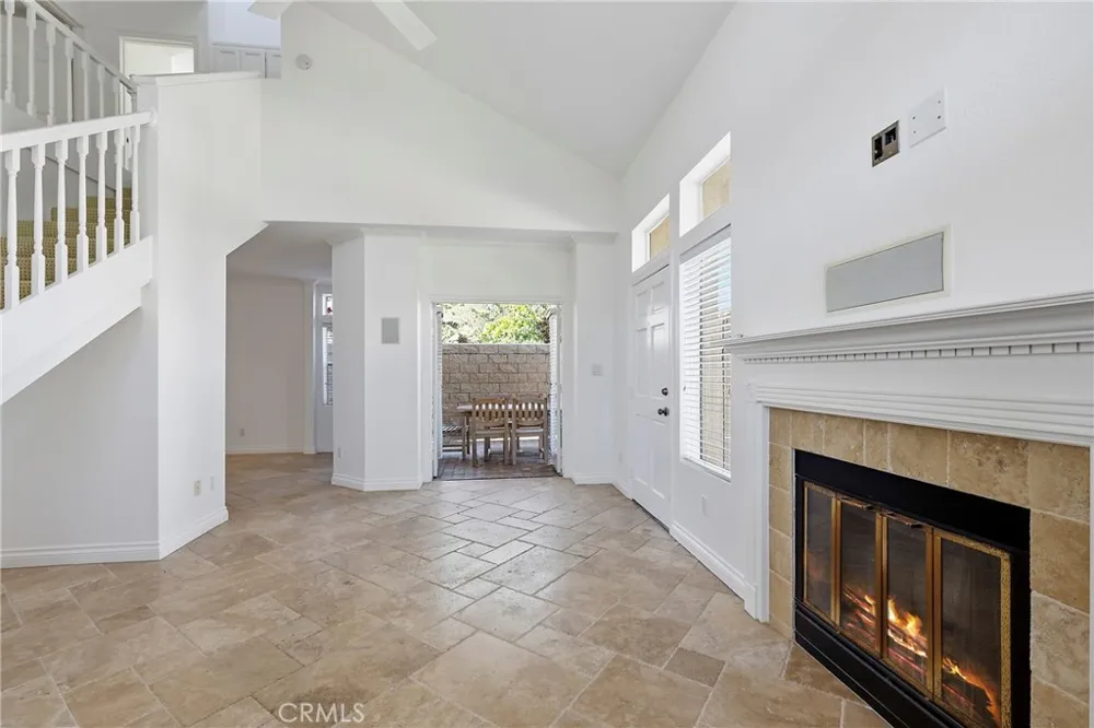 2575 Elden Avenue #3 Costa Mesa, CA 92627