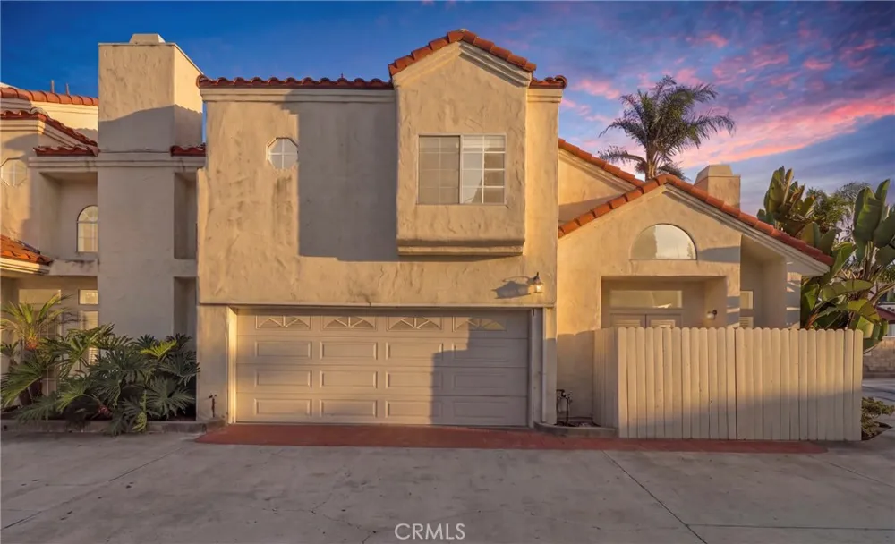 2575 Elden Avenue #3 Costa Mesa, CA 92627