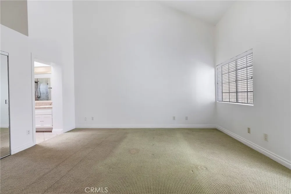 2575 Elden Avenue #3 Costa Mesa, CA 92627