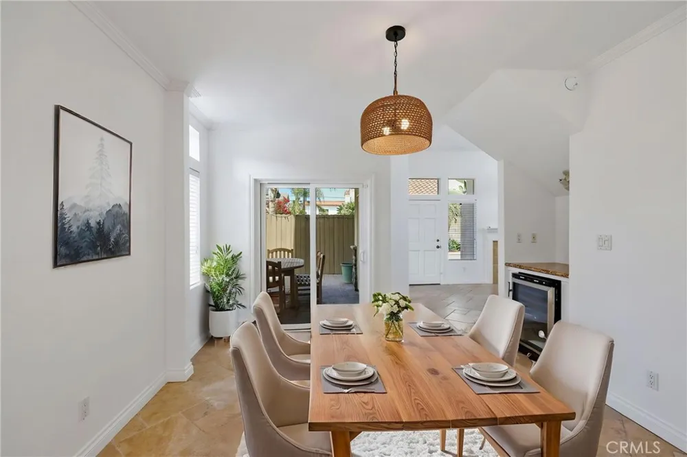 2575 Elden Avenue #3 Costa Mesa, CA 92627