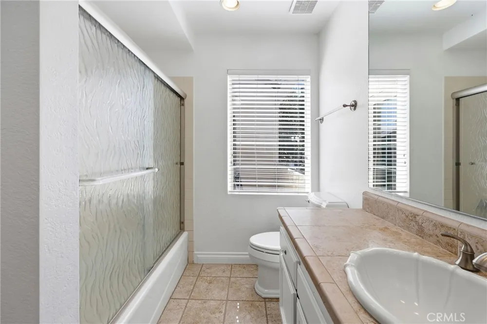 2575 Elden Avenue #3 Costa Mesa, CA 92627