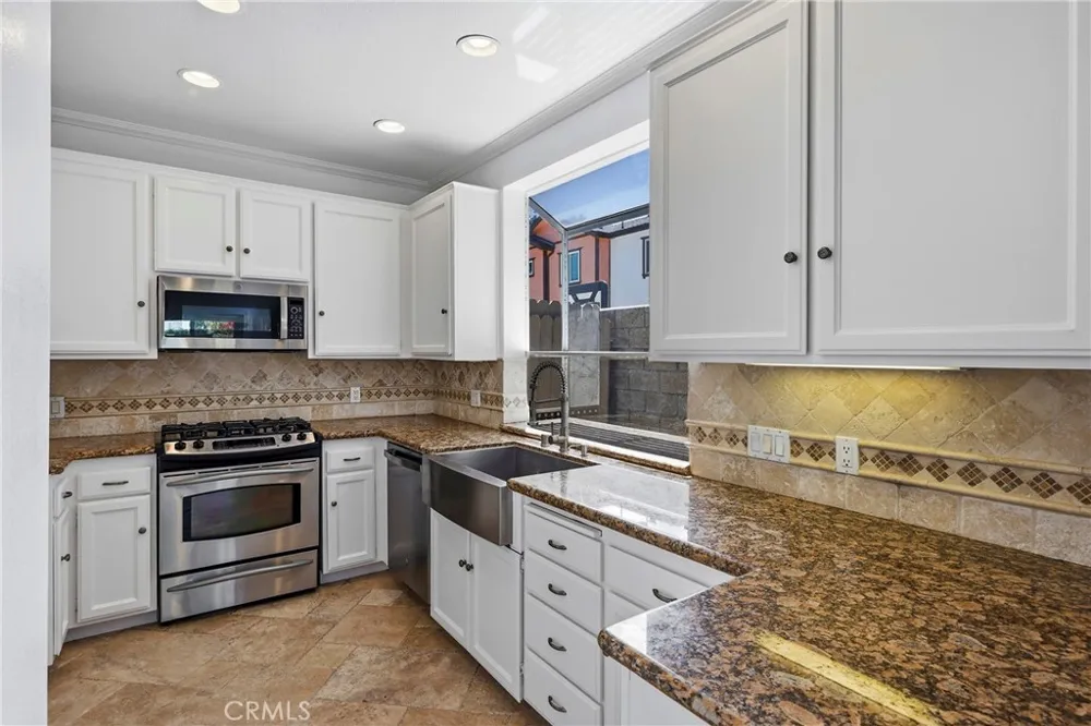 2575 Elden Avenue #3 Costa Mesa, CA 92627