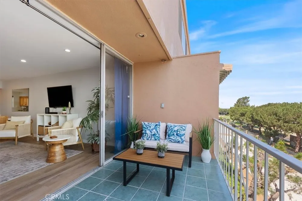 4567 Don Ricardo Drive Los Angeles, CA 90008