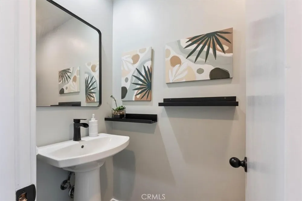 4567 Don Ricardo Drive Los Angeles, CA 90008