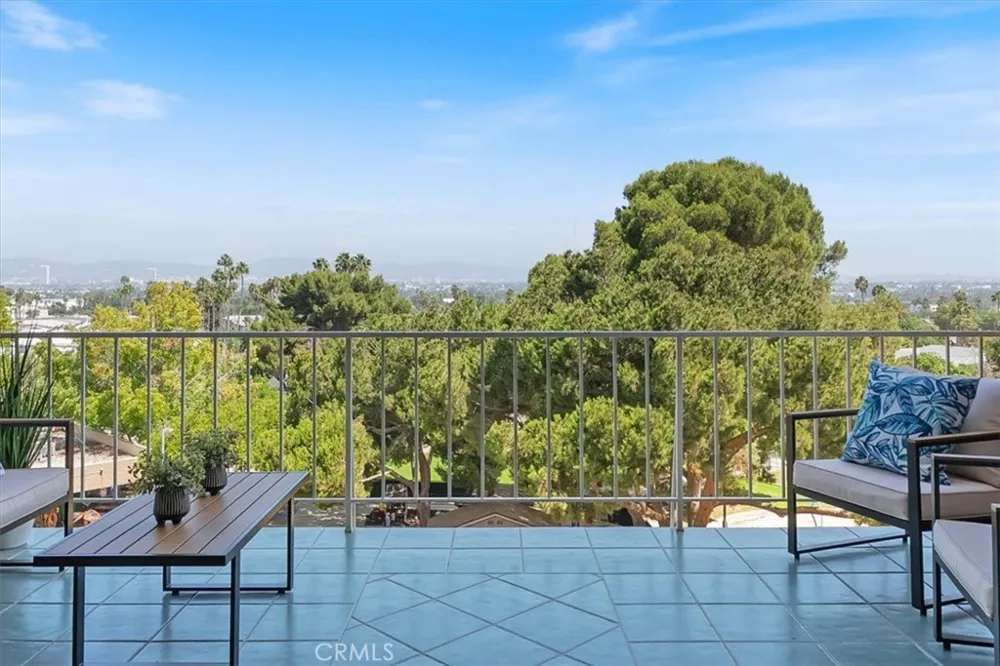 4567 Don Ricardo Drive Los Angeles, CA 90008