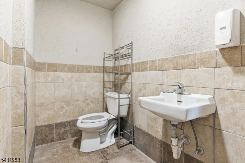 236 Park Ave Newark City, NJ 07107