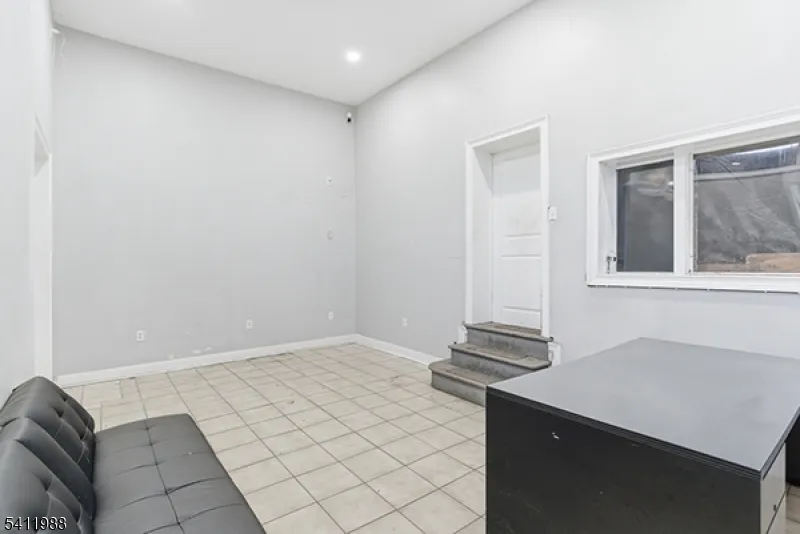 236 Park Ave Newark City, NJ 07107