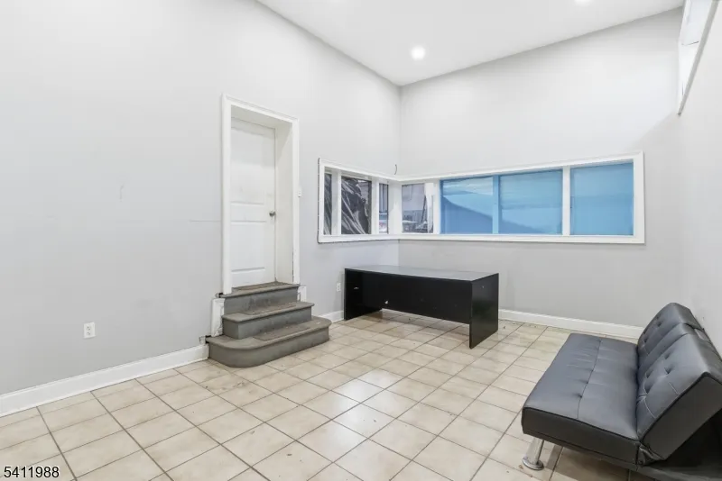 236 Park Ave Newark City, NJ 07107