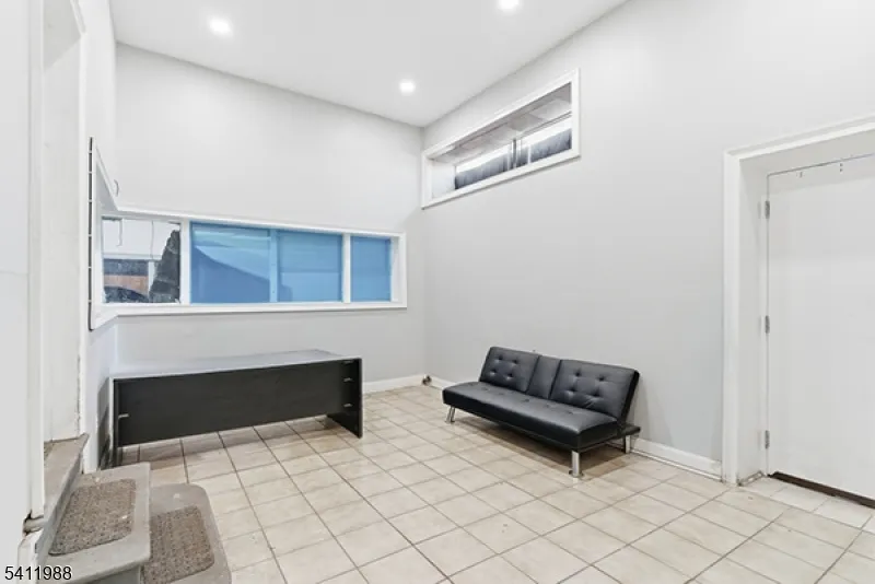 236 Park Ave Newark City, NJ 07107