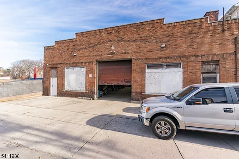 236 Park Ave Newark City, NJ 07107