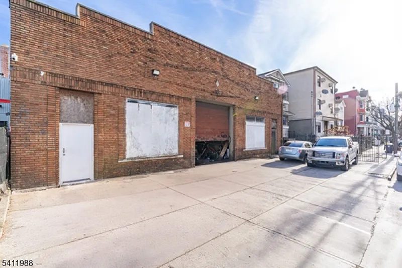 236 Park Ave Newark City, NJ 07107