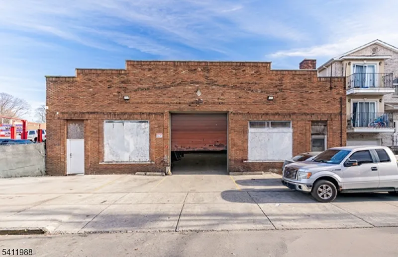 236 Park Ave Newark City, NJ 07107