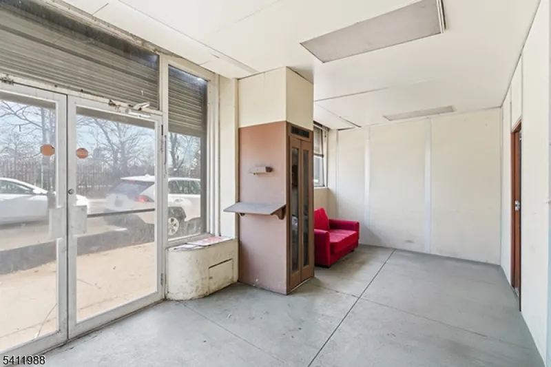 236 Park Ave Newark City, NJ 07107
