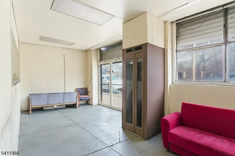 236 Park Ave Newark City, NJ 07107
