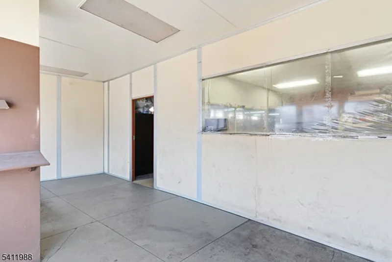 236 Park Ave Newark City, NJ 07107