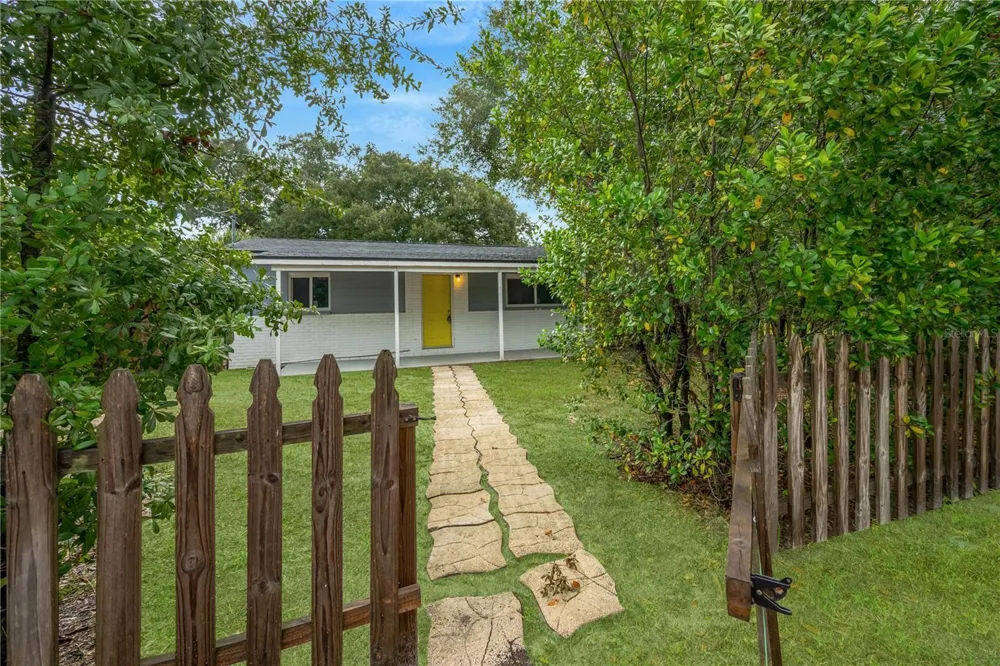 2626 E CHELSEA STREET Tampa, FL 33610