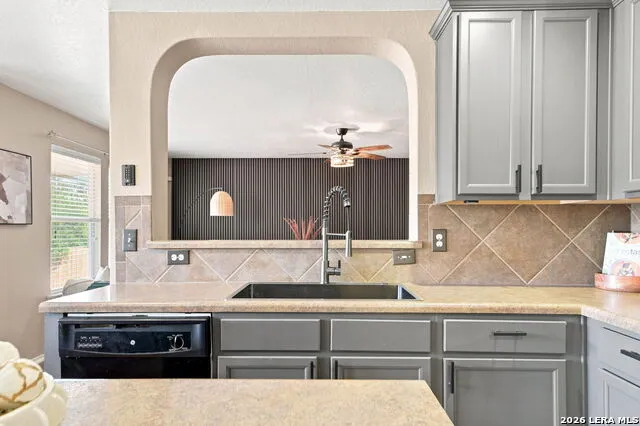 283 Reeves Garden San Antonio, TX 78253