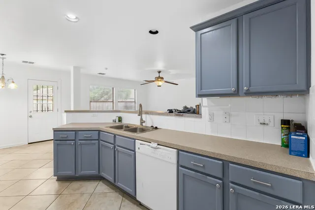 210 Laceleaf Cibolo, TX 78108