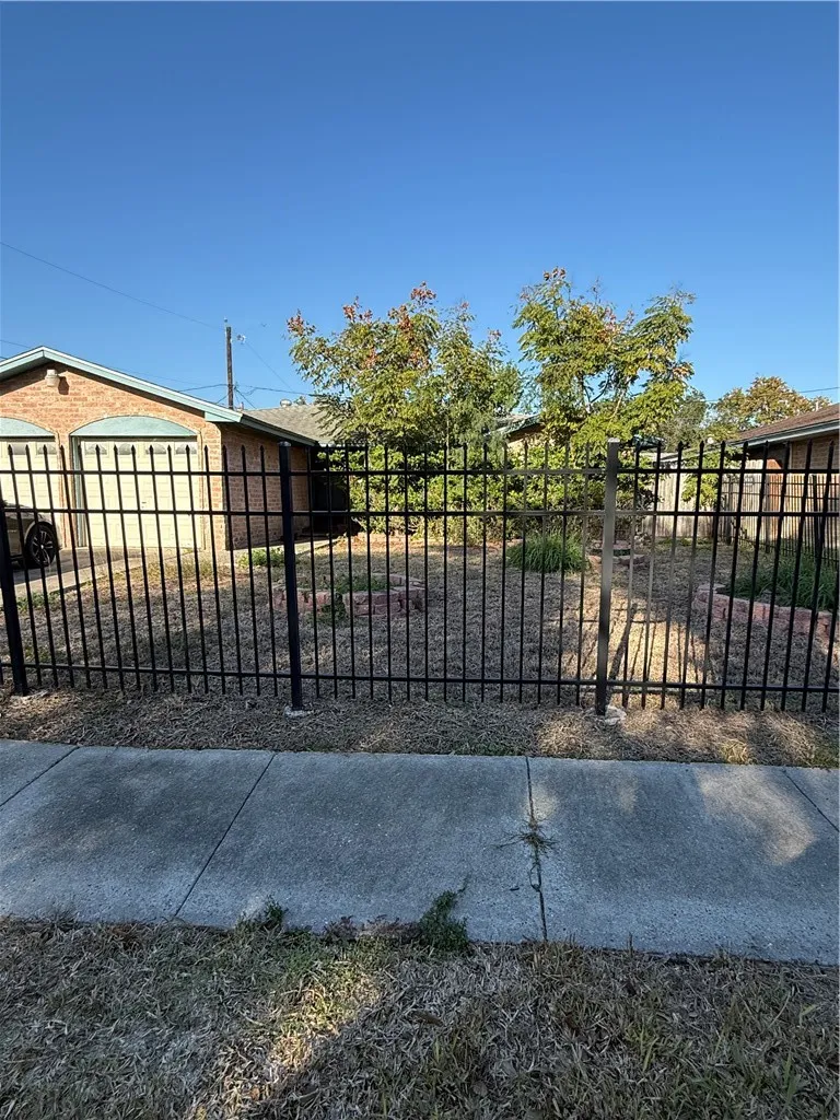 3414 Crest Lake Drive Corpus Christi, TX 78415