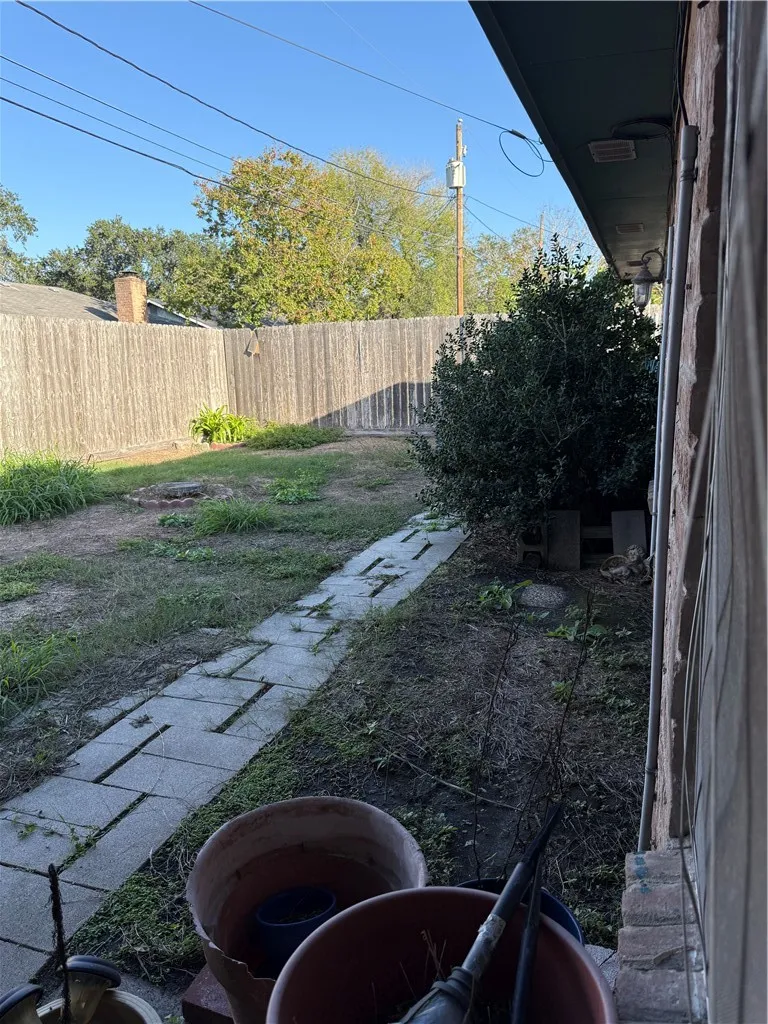 3414 Crest Lake Drive Corpus Christi, TX 78415