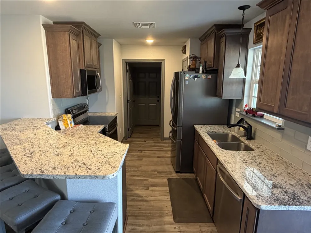 100 Lakeview Trace Three Rivers, TX 78071