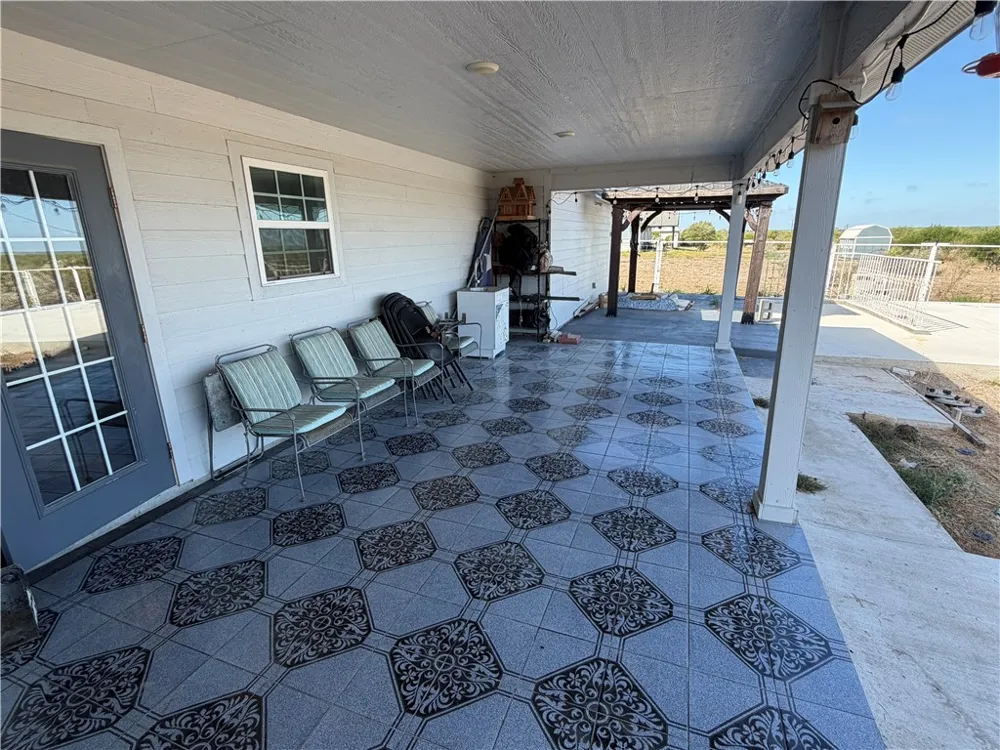 100 Lakeview Trace Three Rivers, TX 78071