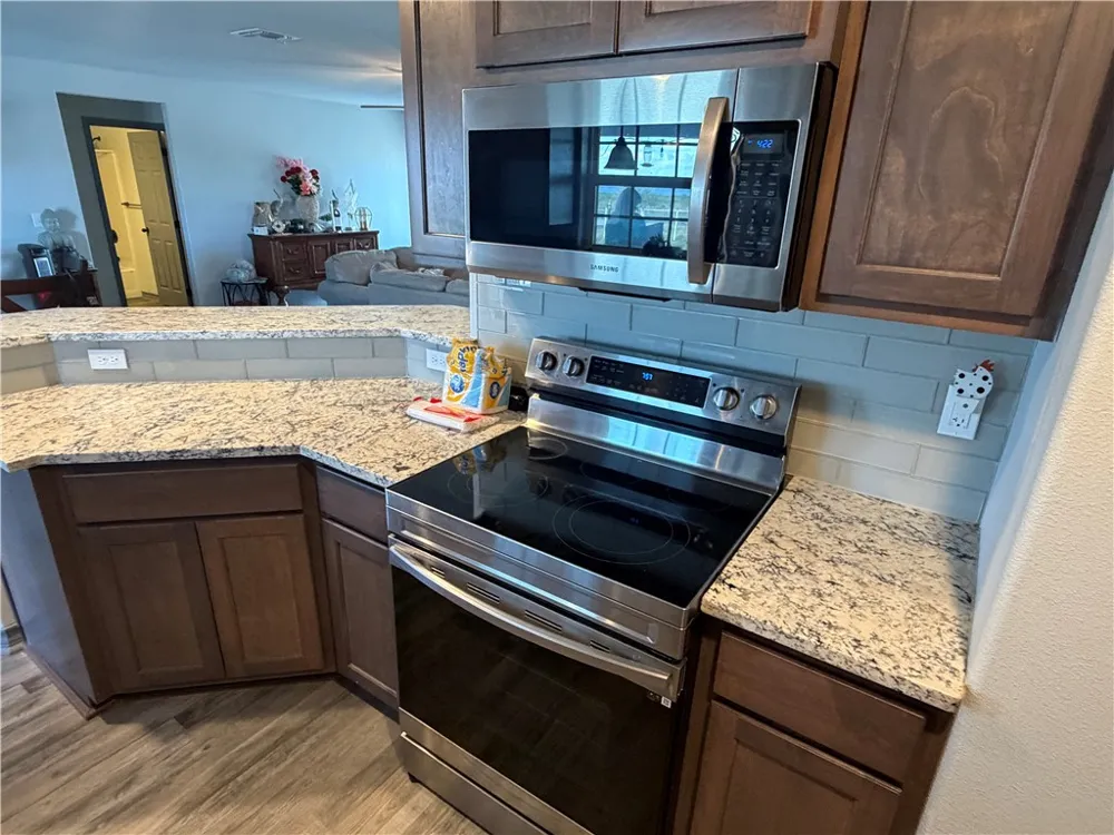 100 Lakeview Trace Three Rivers, TX 78071