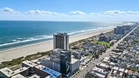 3851 Boardwalk