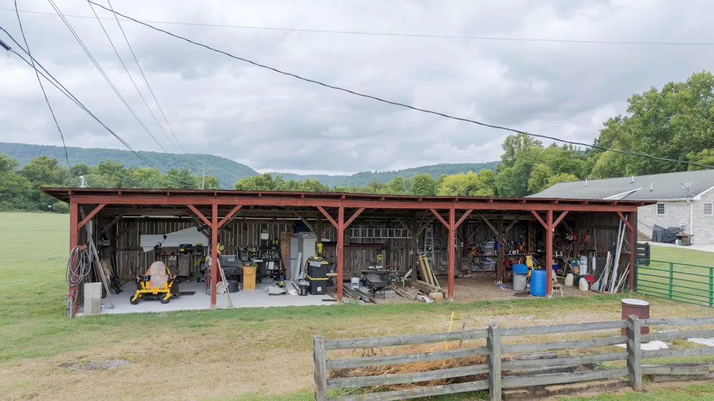 493 Sandtown Road Spring City, TN 37381