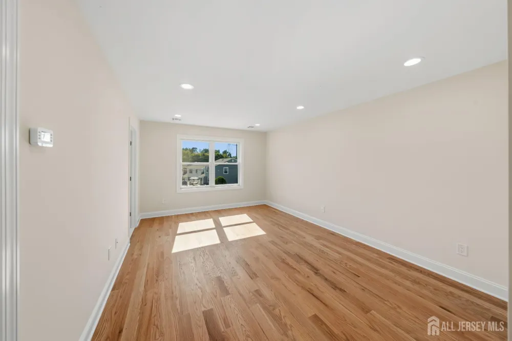 33 Apollo Avenue Avenel, NJ 07001