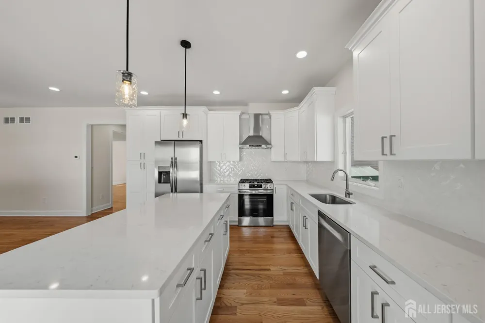 33 Apollo Avenue Avenel, NJ 07001