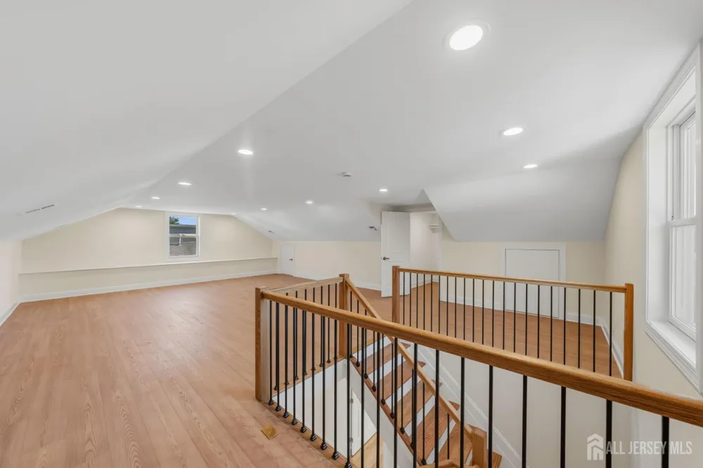 33 Apollo Avenue Avenel, NJ 07001