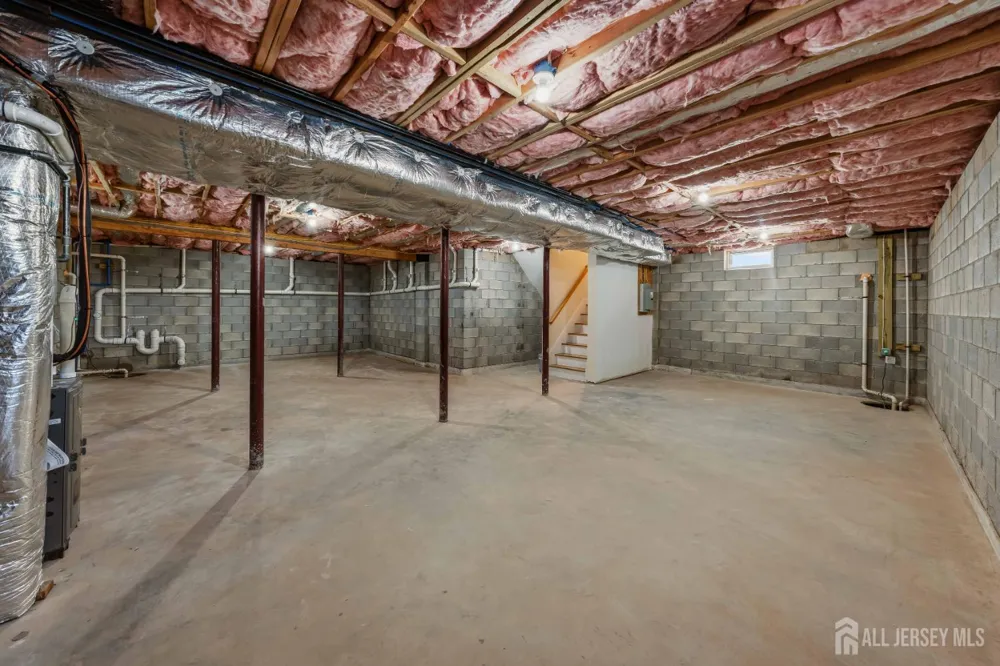33 Apollo Avenue Avenel, NJ 07001