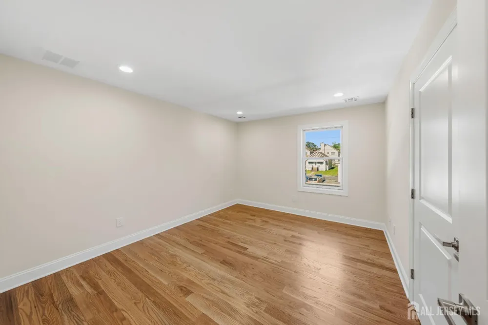 33 Apollo Avenue Avenel, NJ 07001