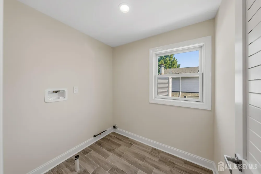 33 Apollo Avenue Avenel, NJ 07001