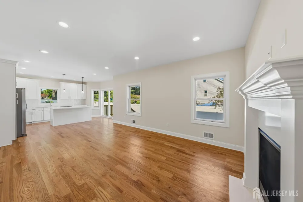 33 Apollo Avenue Avenel, NJ 07001