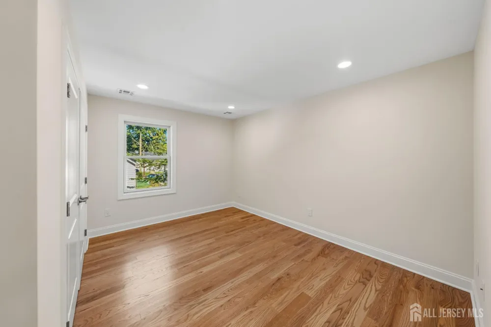 33 Apollo Avenue Avenel, NJ 07001